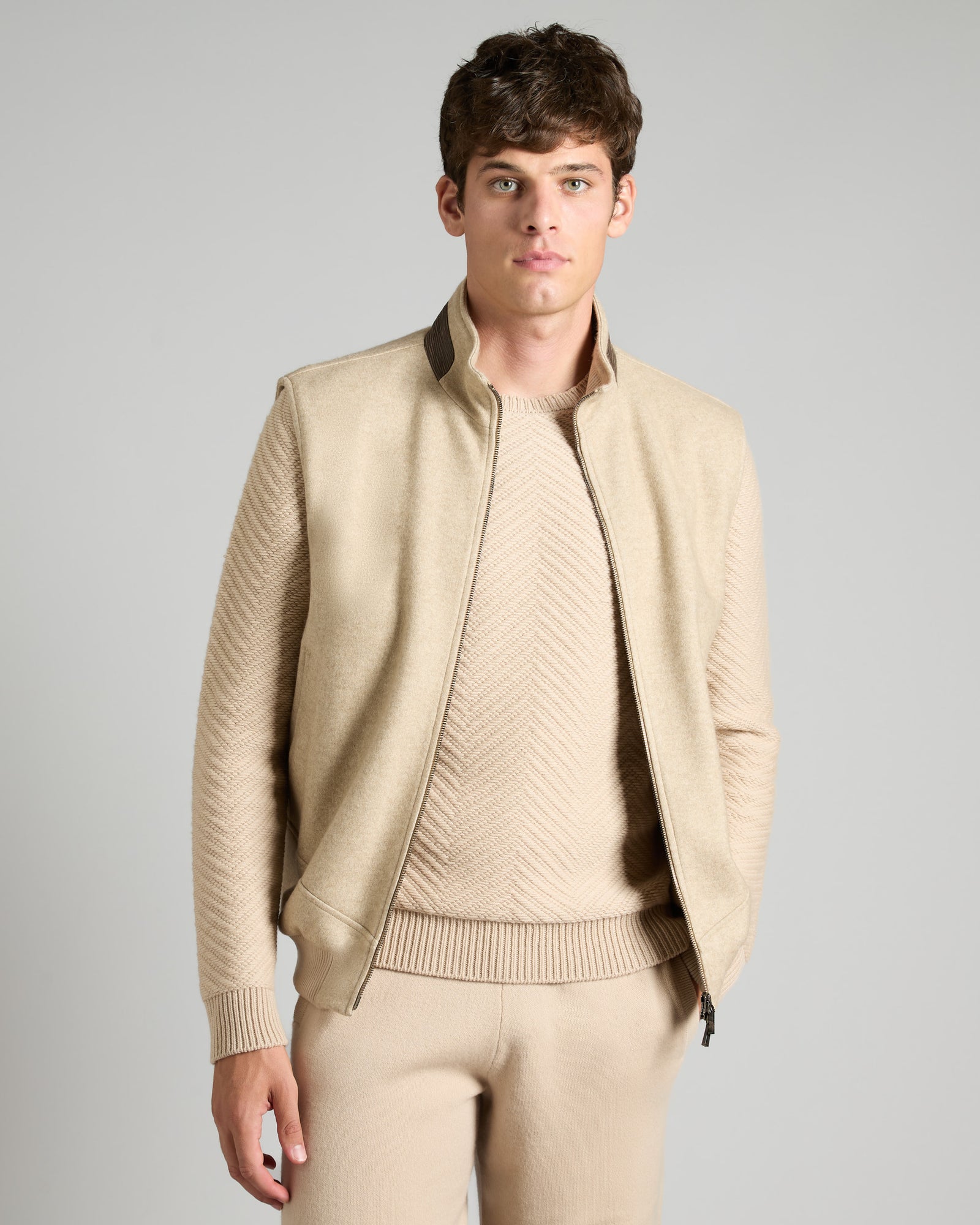 Beige vest with zip in Cashmere Fleece