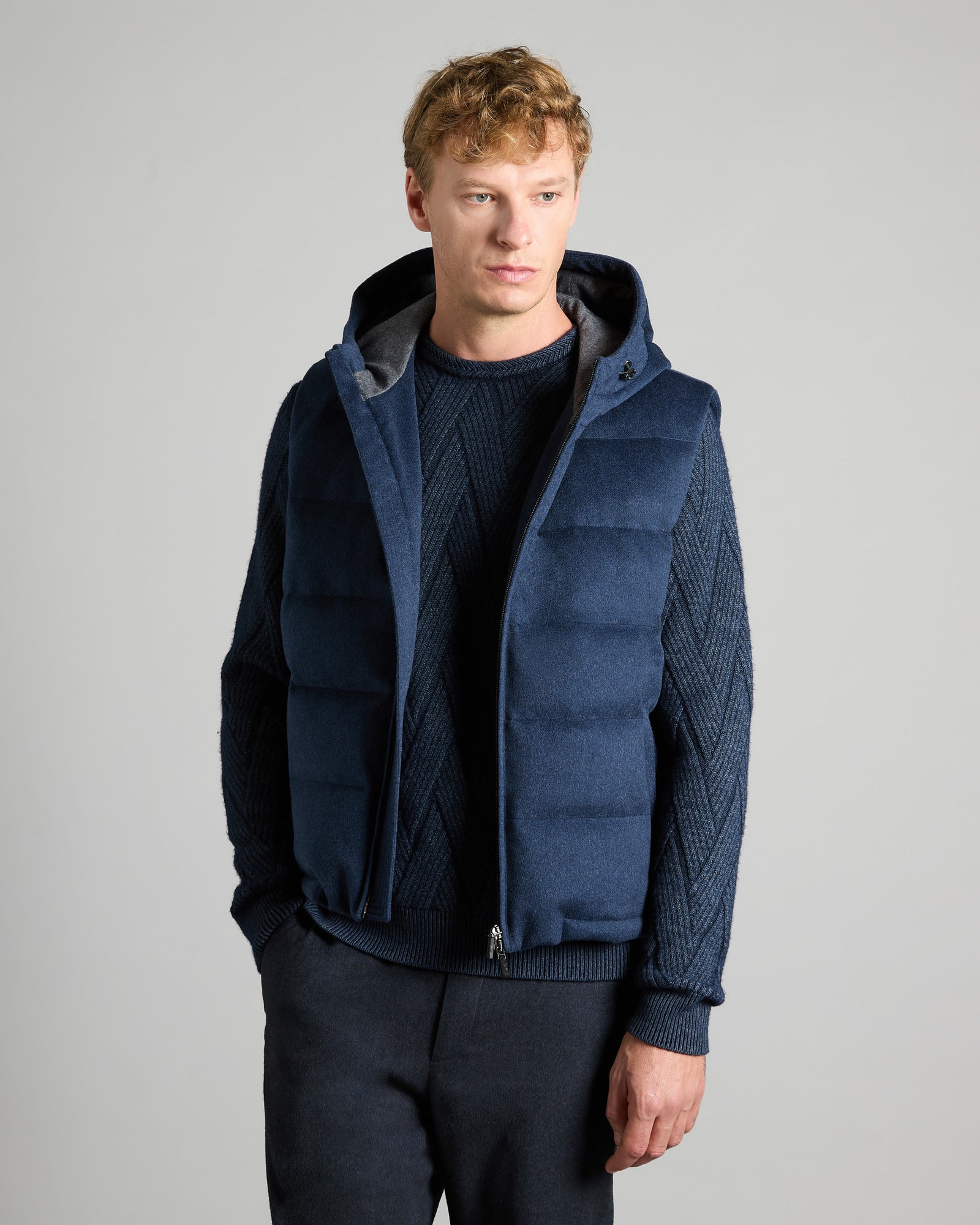 Gilet piumino in cashmere blu