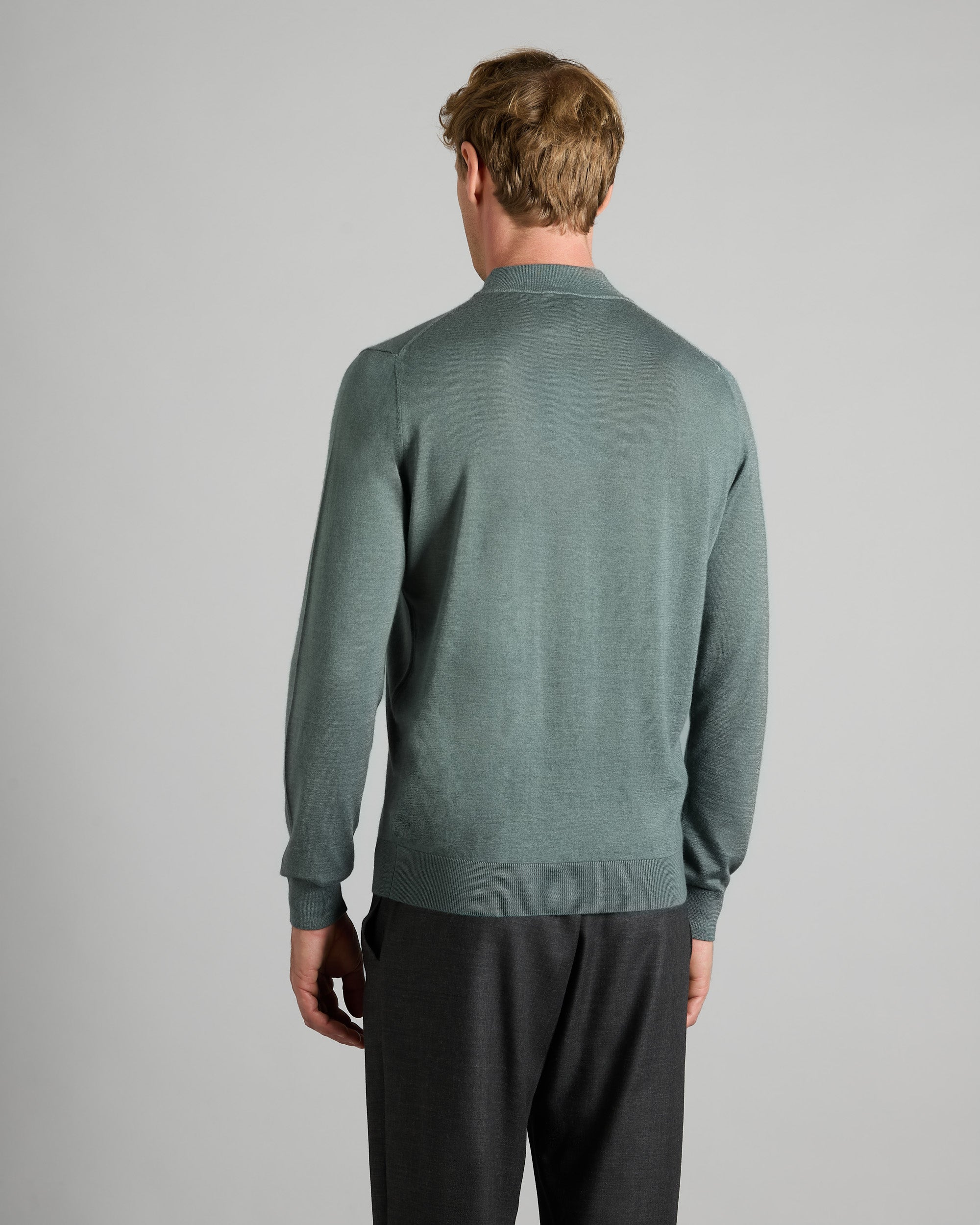 Maglia collo camino in cashmere e seta verde