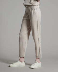 Pantalone jogging beige rosato in Kid Cashmere con profili in cashmere e seta