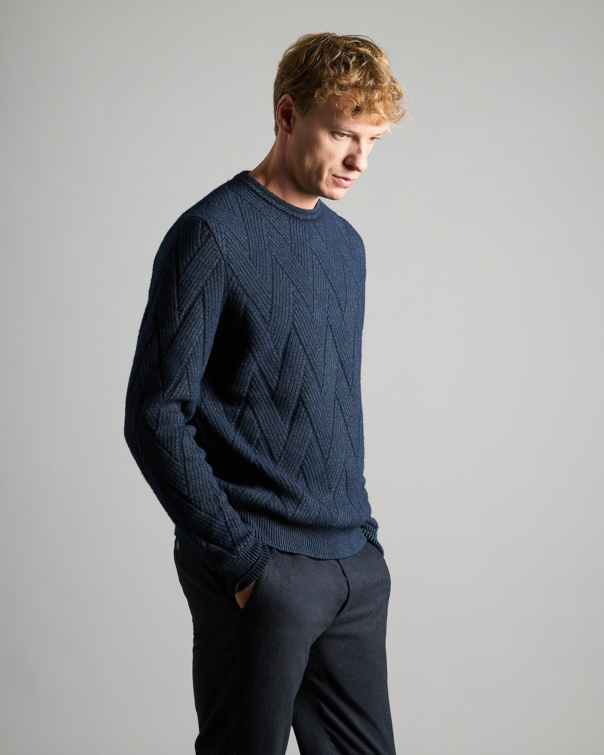 Pullover mit Rundhalsausschnitt aus blauem Kid Cashmere