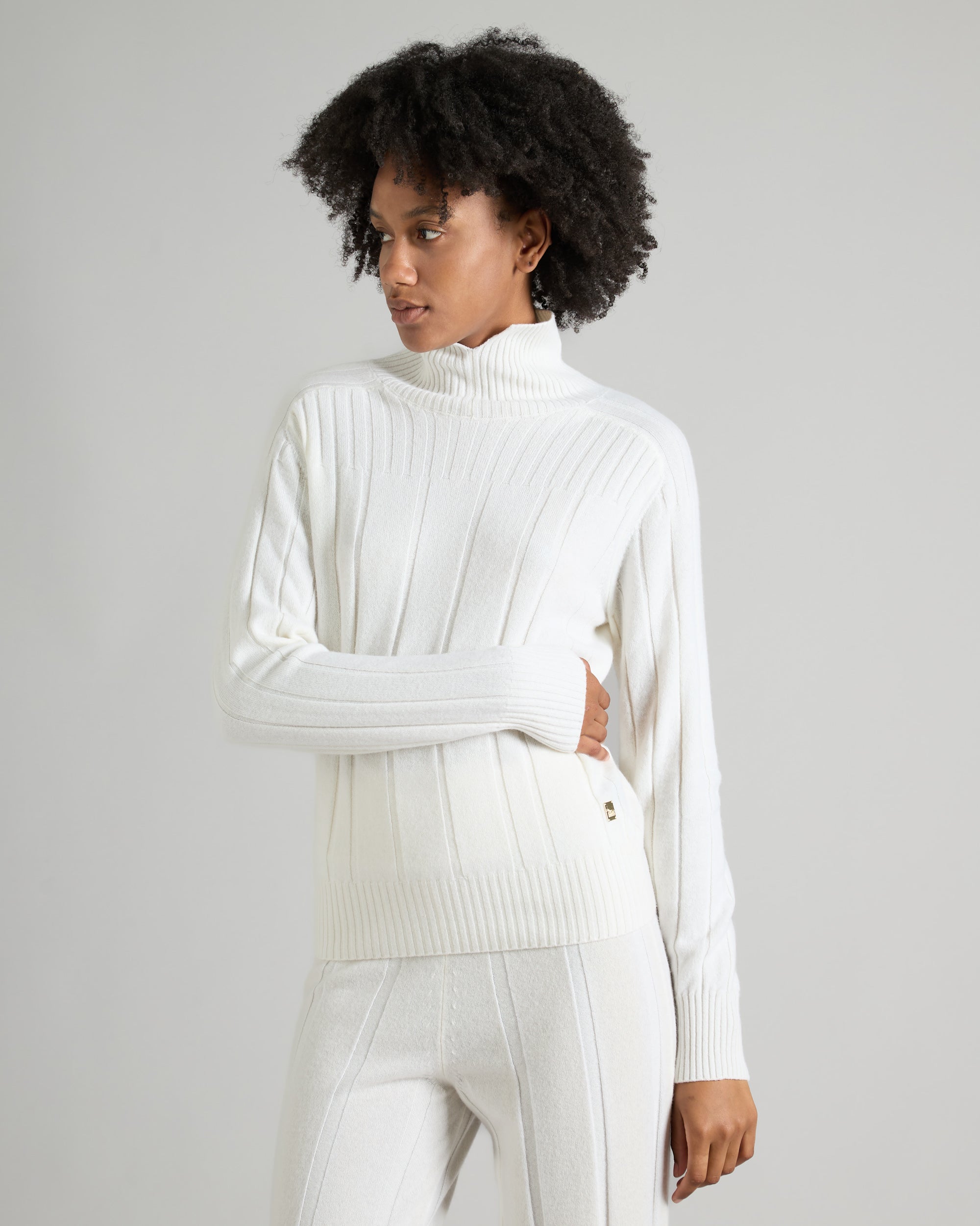 White turtle-neck sweater in kid cashmere