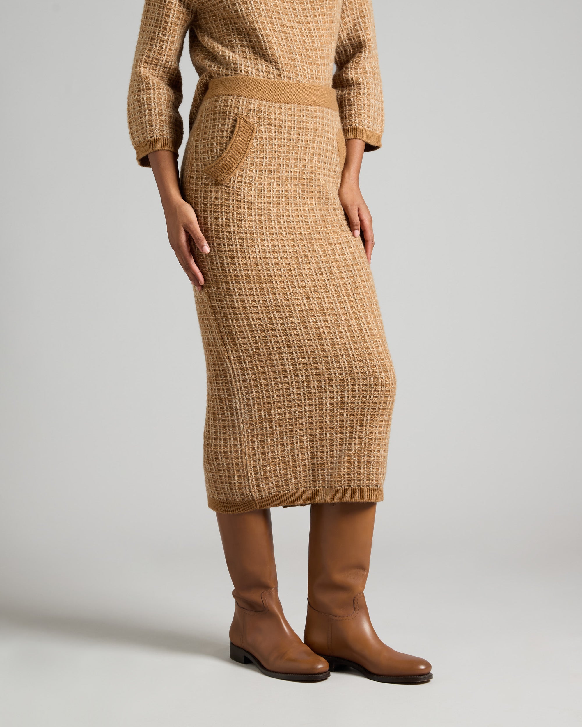 Kid Cashmere Skirt with Three-Dimensional Weave