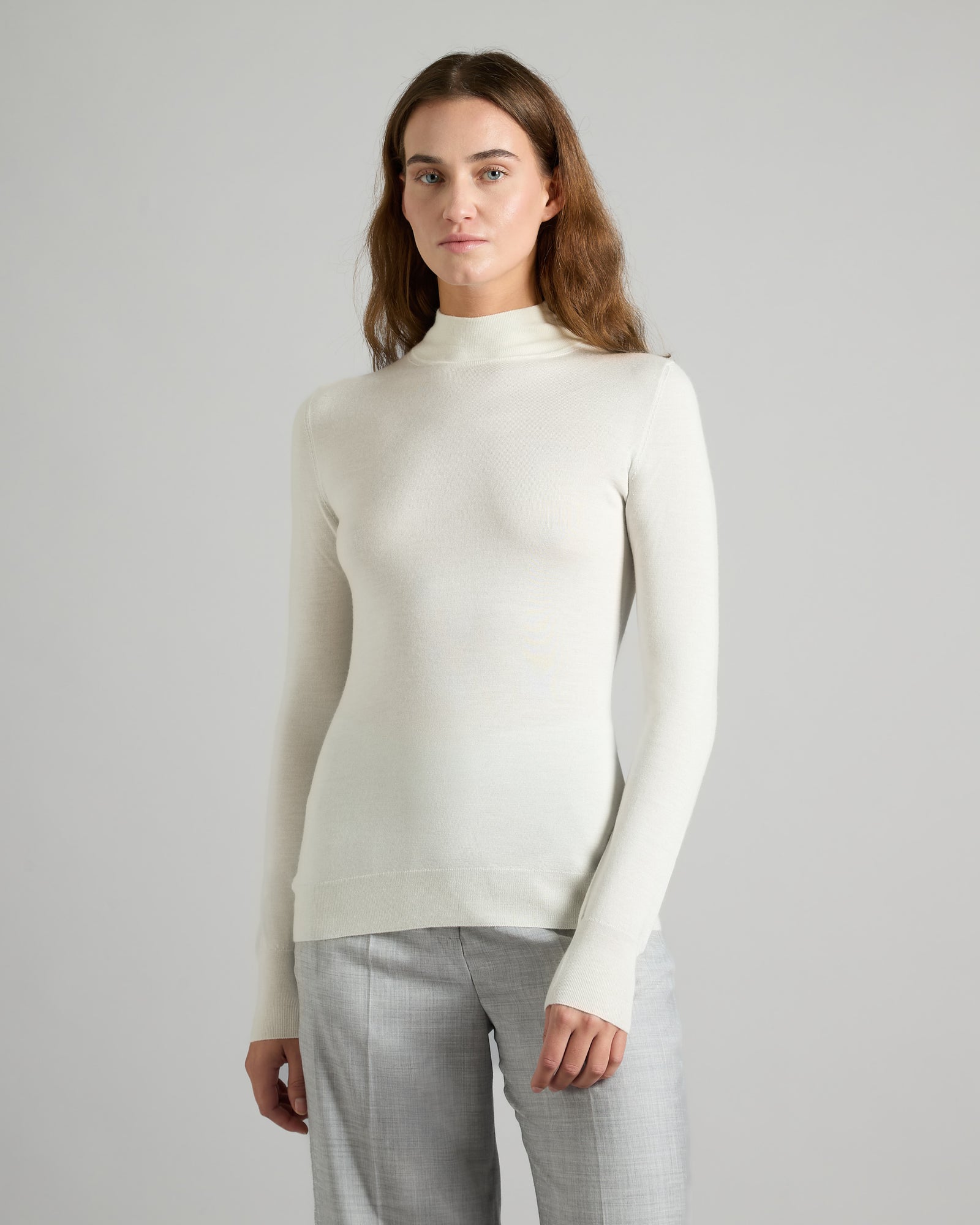 White cashmere and silk chimney collar sweater