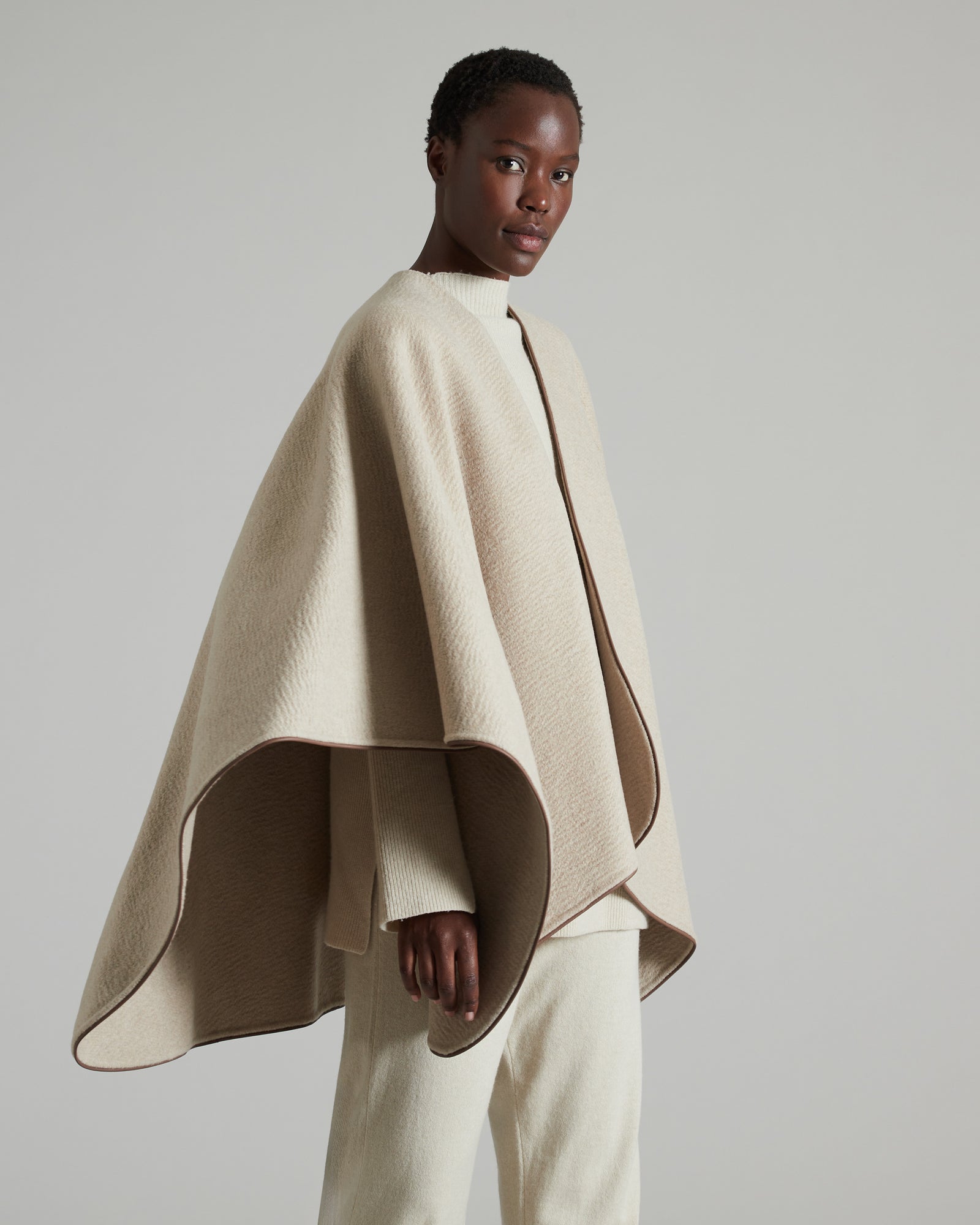 Pure cashmere Cape