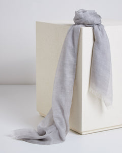 Mélange light grey cashmere silk stole